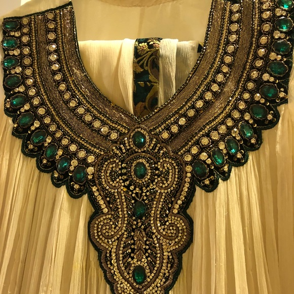 Maxi - Picture 2 of 4